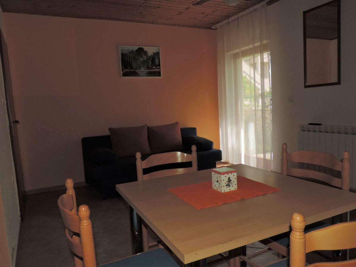 Apartments Saraden ヴォディツェ エクステリア 写真